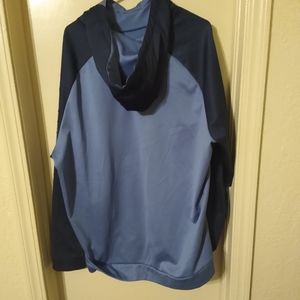 2x Nike hoodie